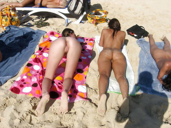 Mature Swingers On The Beach - Nudist swinger women at the beach Photo